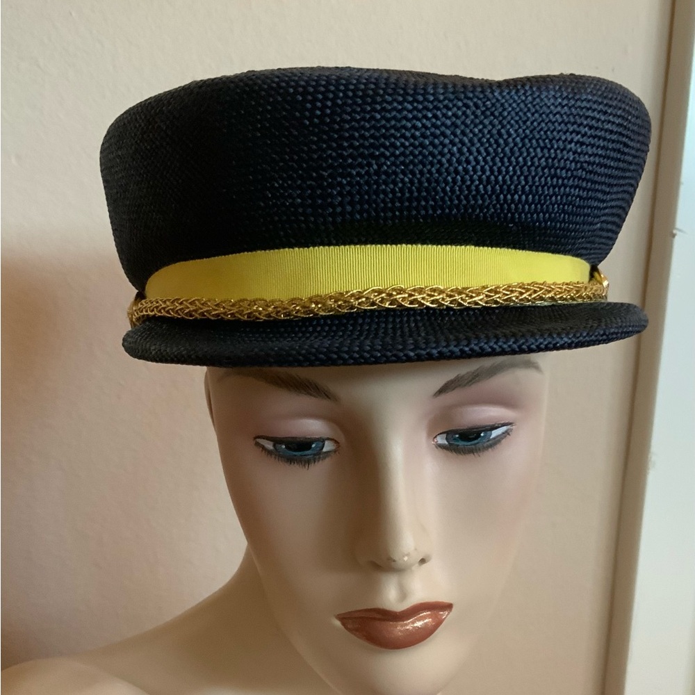 Vintage..JACQUELINE FERRAR..hat